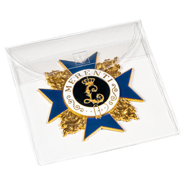 Protective pocket for medals up to 90 mm