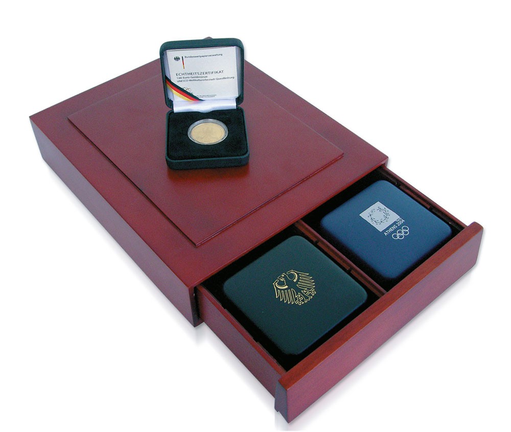 Puidust kogumiskarp sertifitseeritud müntidele